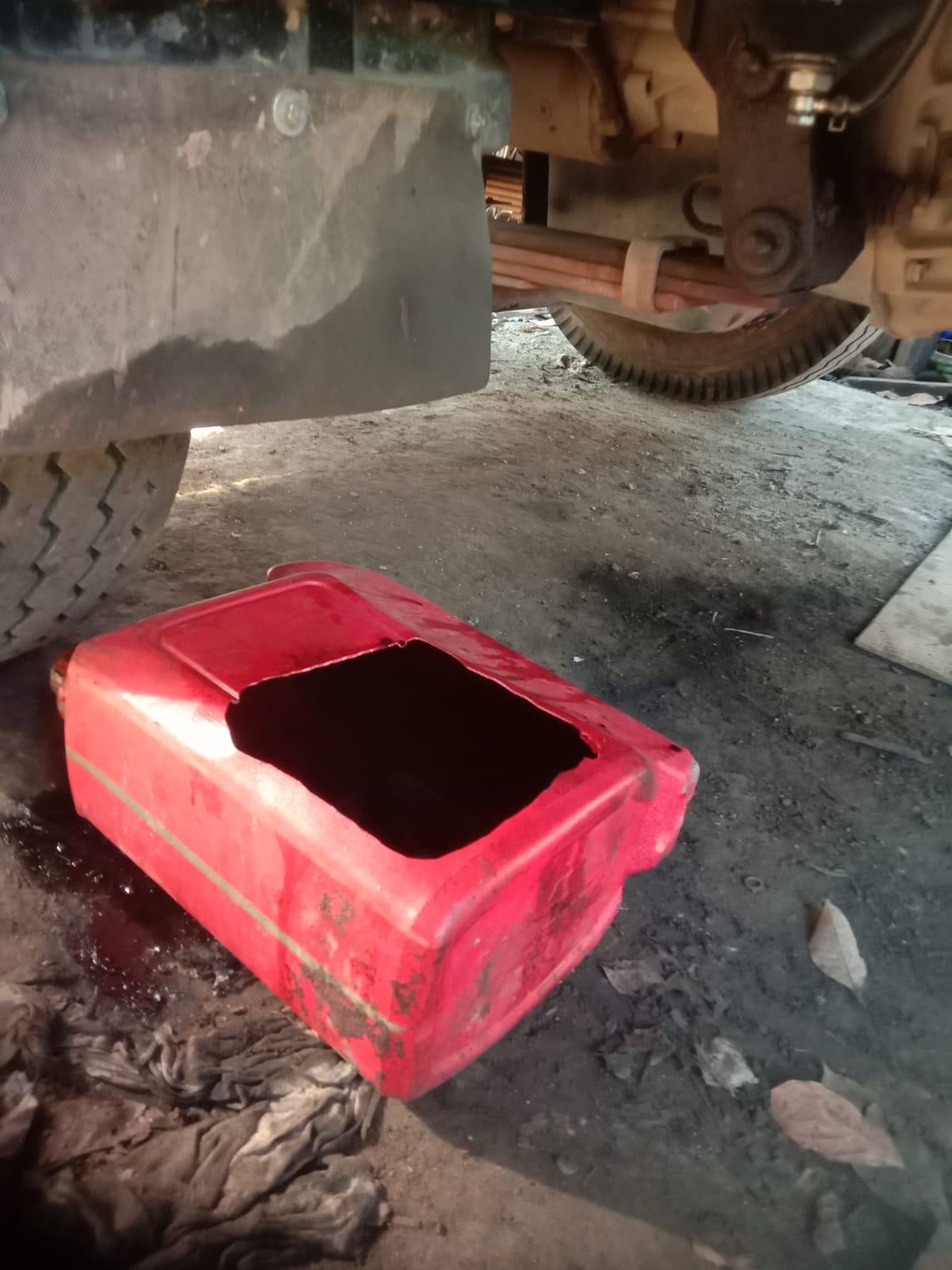 Jasa ganti ban, ganti oli, kocok Gress,perbaikan engine brake