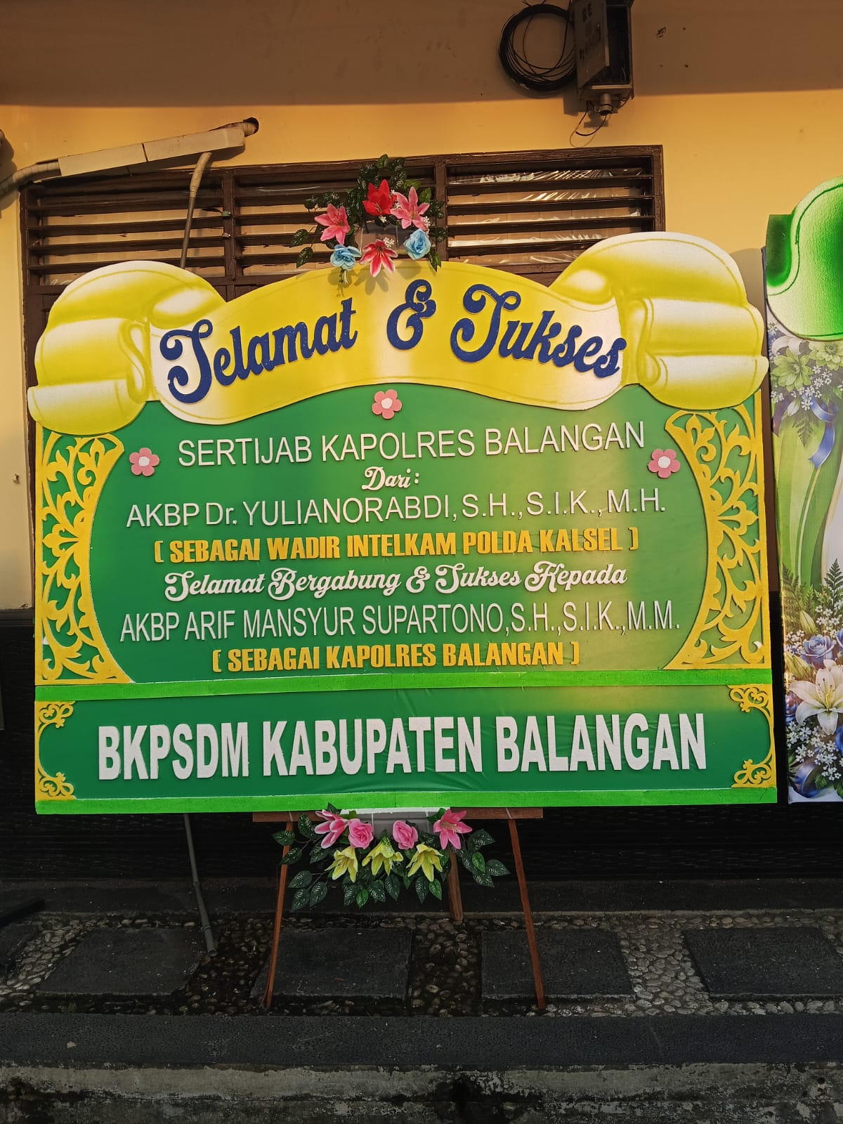 Karangan Bunga 200x130cm Styrofoam