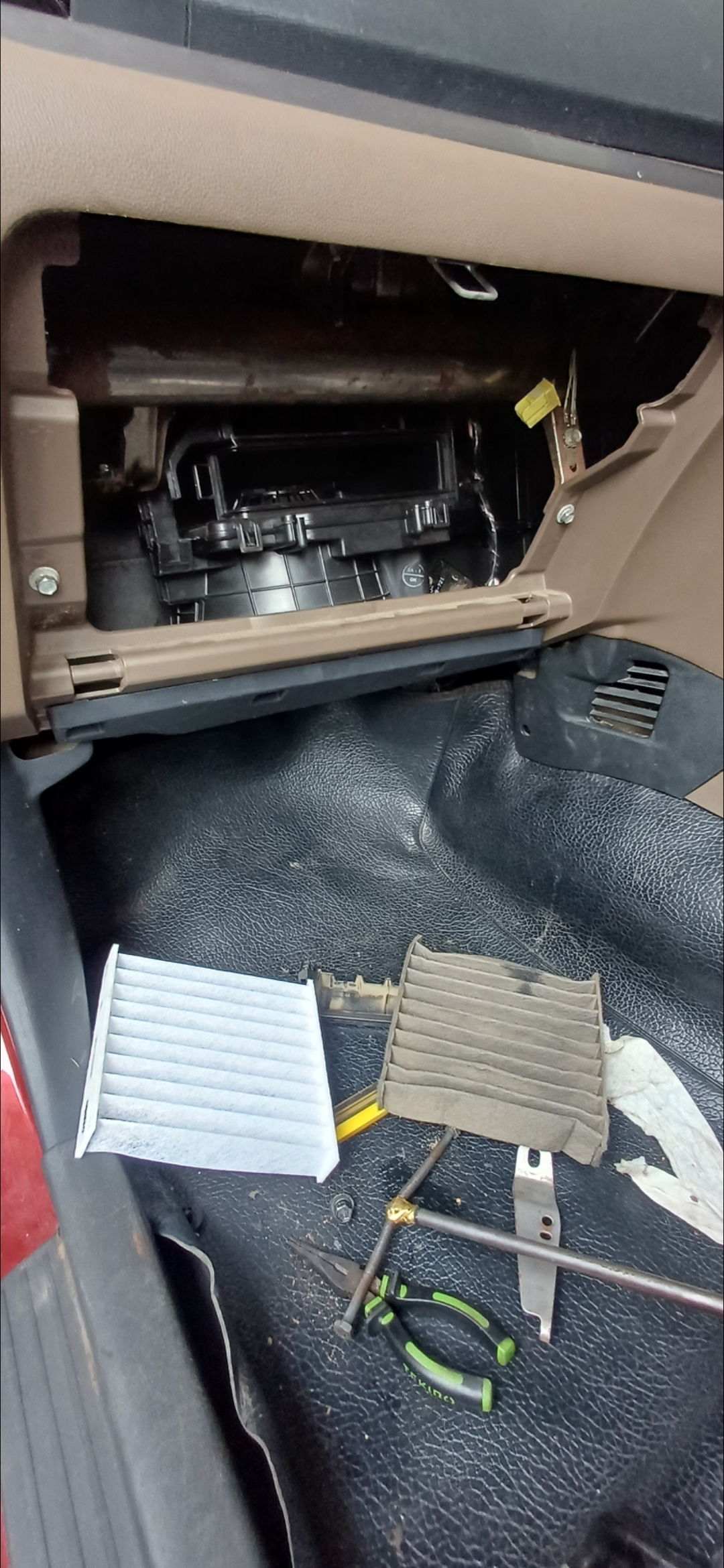Service ac minor