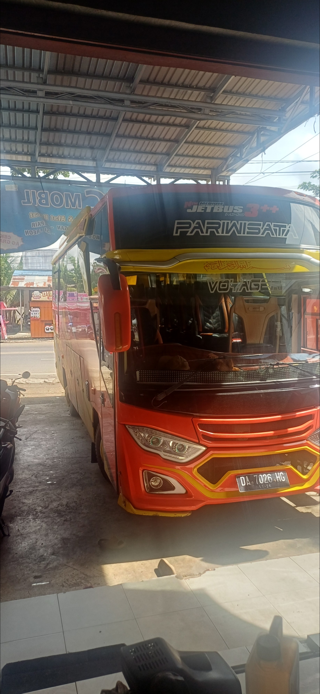 Isi freon bus medium