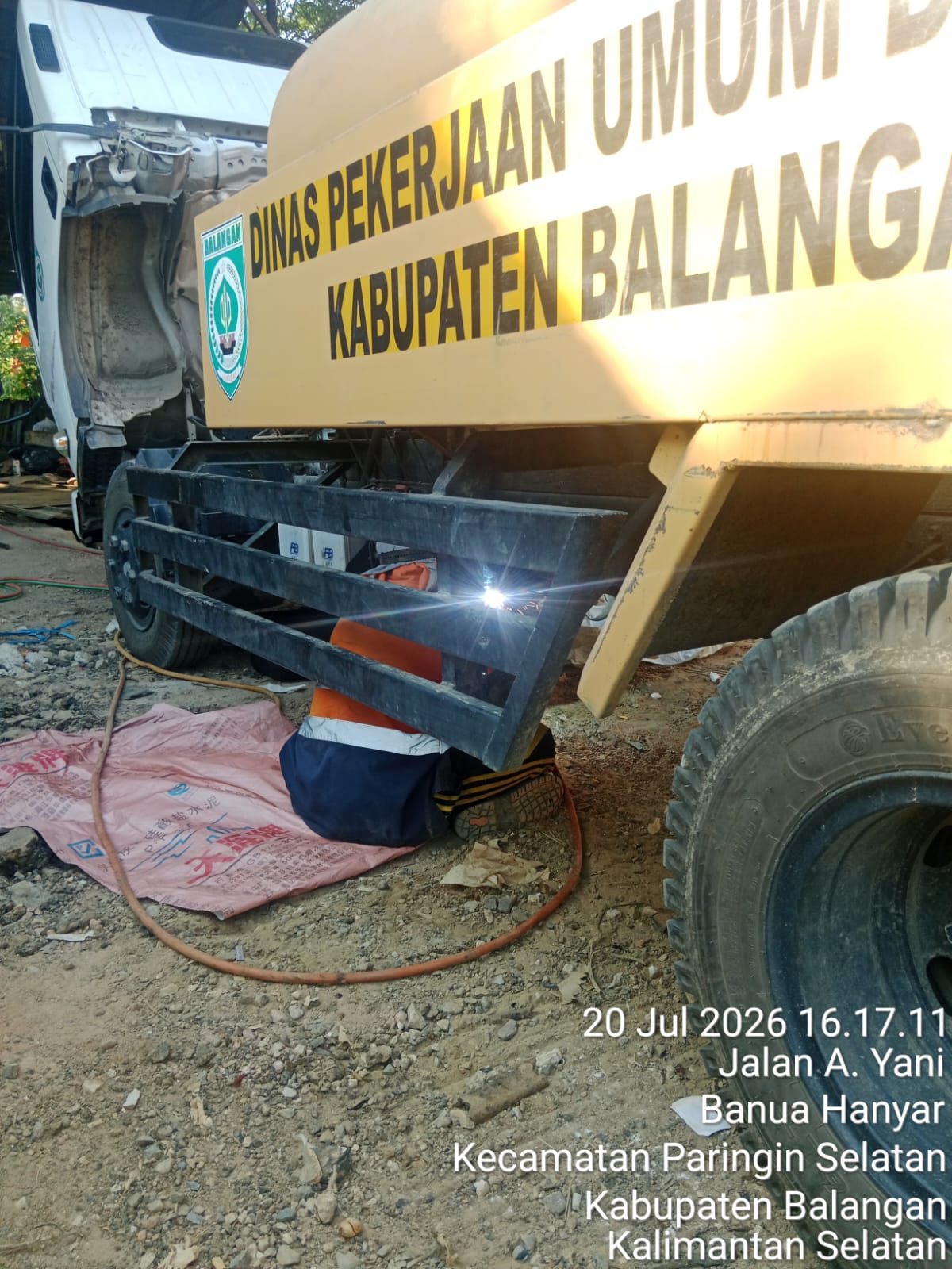 Pemeliharaan truk tangki