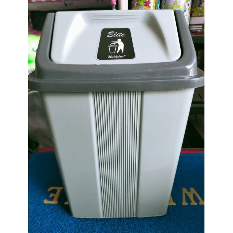 bak sampah tutup goyang 15 L