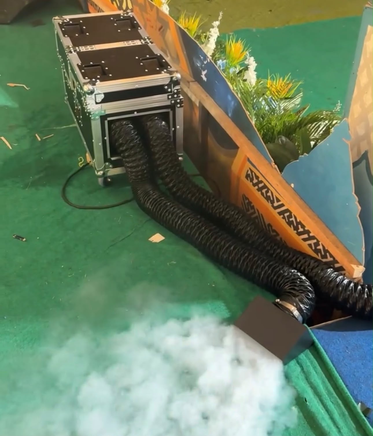 Sewa Dry Ice / Smoke