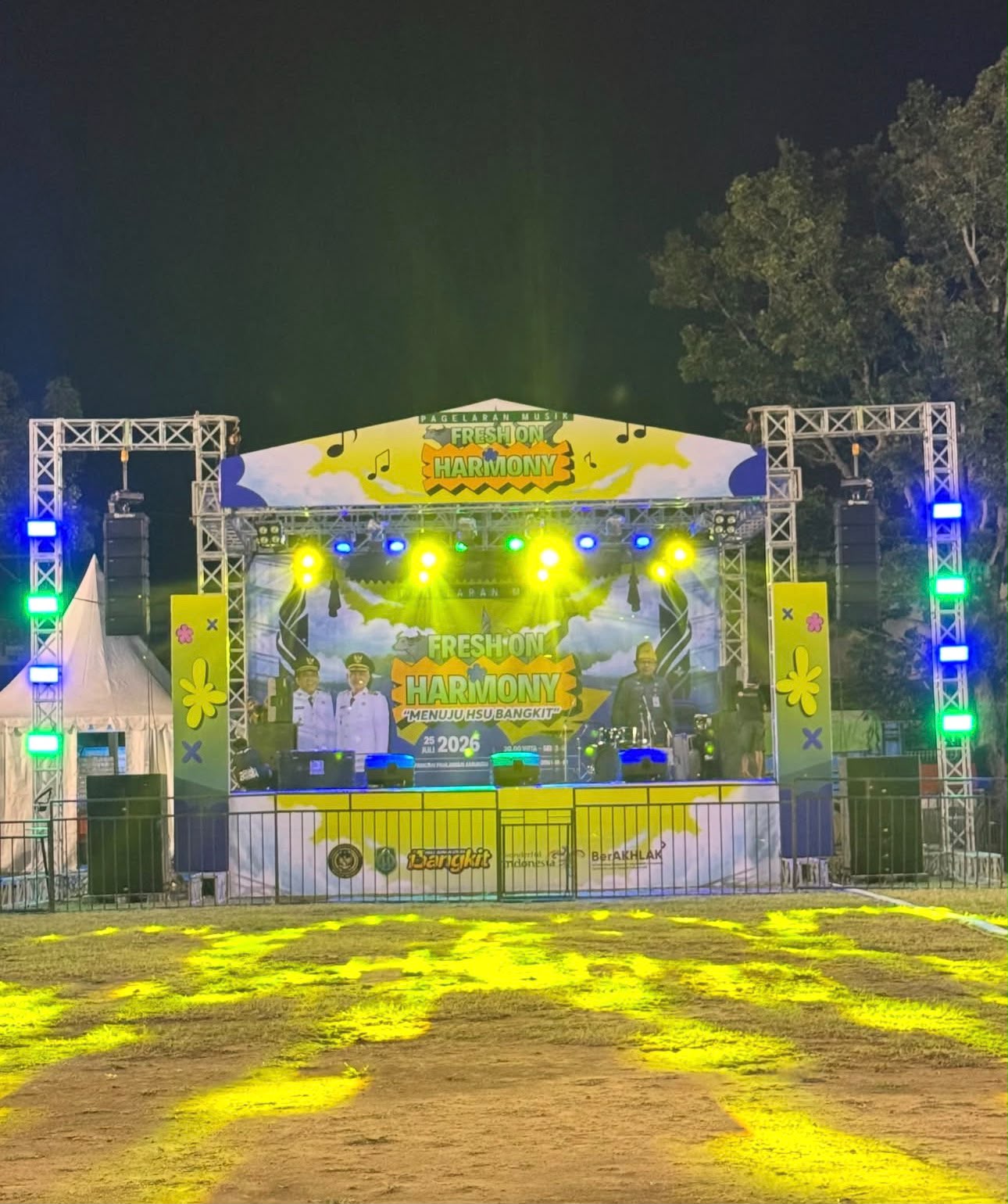 Paket FULL SET Panggung Rigging & Lighting + Dry Ice