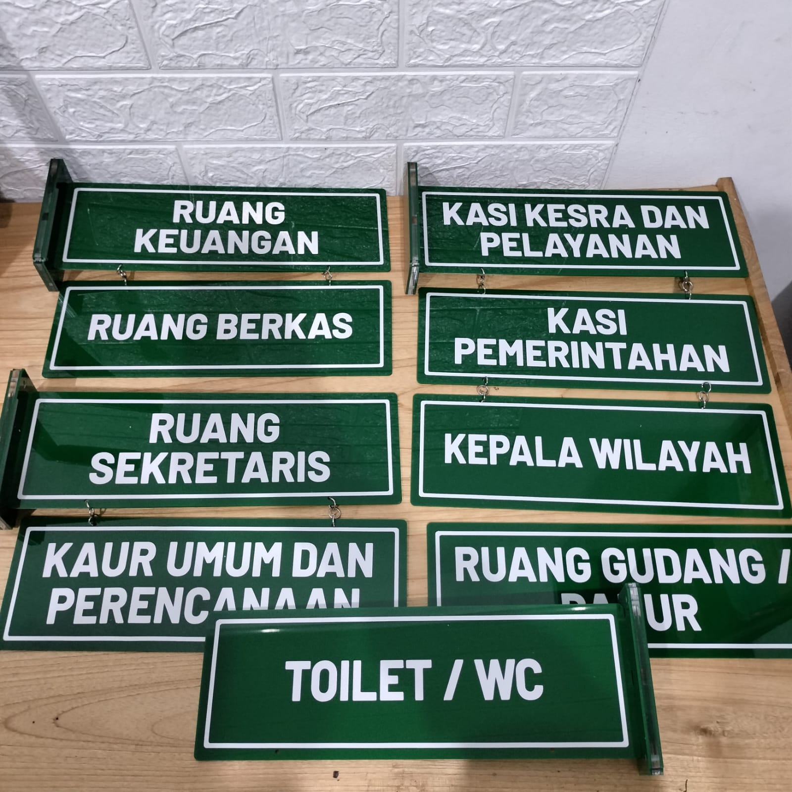Papan Nama Penunjang Pelayanan Publik